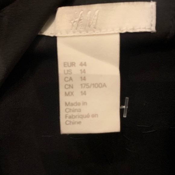 Long black embroidered silky dress (ZARA) - Picture 3 of 3